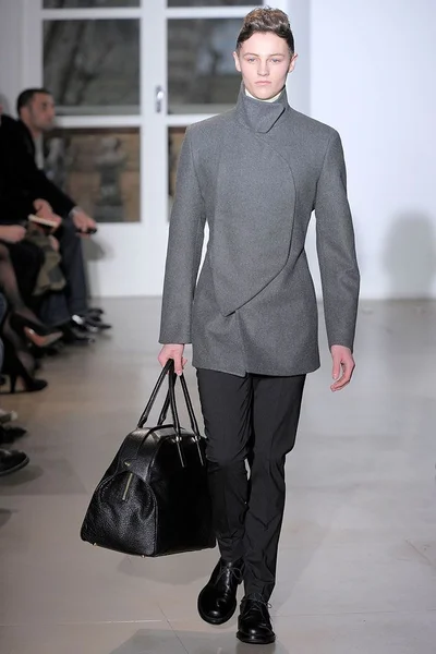Look 27
